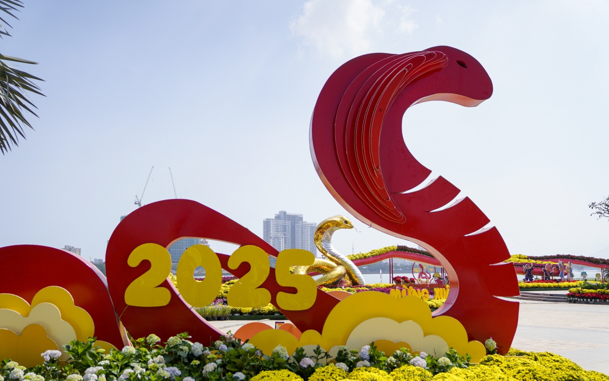 Chào Ất Tỵ 2025: Năm của trí tuệ và đổi mới!