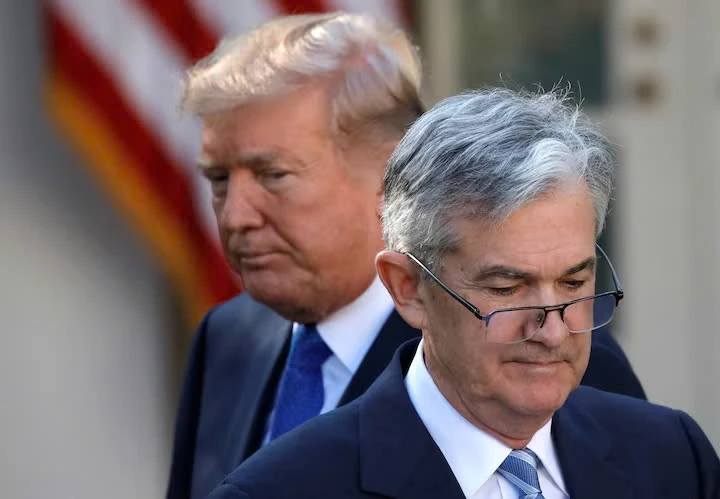 Tổng thống Trump và Chủ tịch Fed. Ảnh Reuters.