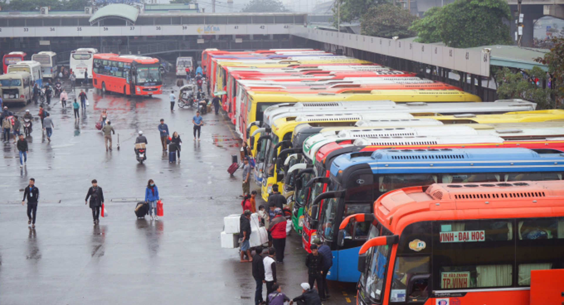 Bộ GTVT xác định đảm bảo hoạt động vận tải thông suốt, an toàn, thuận lợi, phục vụ kịp thời cho người dân, doanh nghiệp. Khối lượng hàng hóa tăng khoảng 9%, hành khách tăng khoảng 8% so với năm 2024
