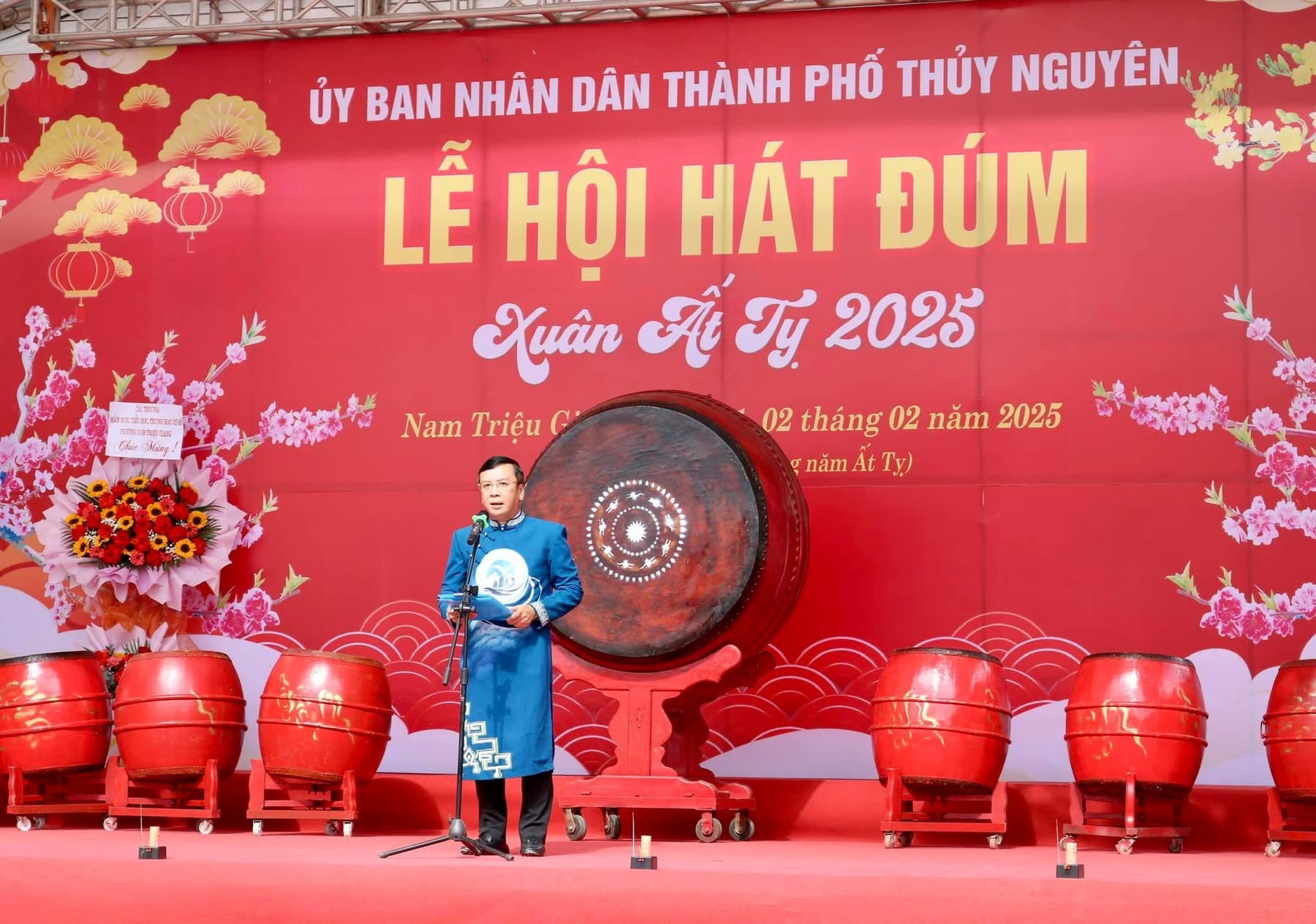 Đồng chí Uông Minh Long, Phó Chủ tịch Ủy ban nhân dân thành phố phát biểu khai mạc lễ hội
