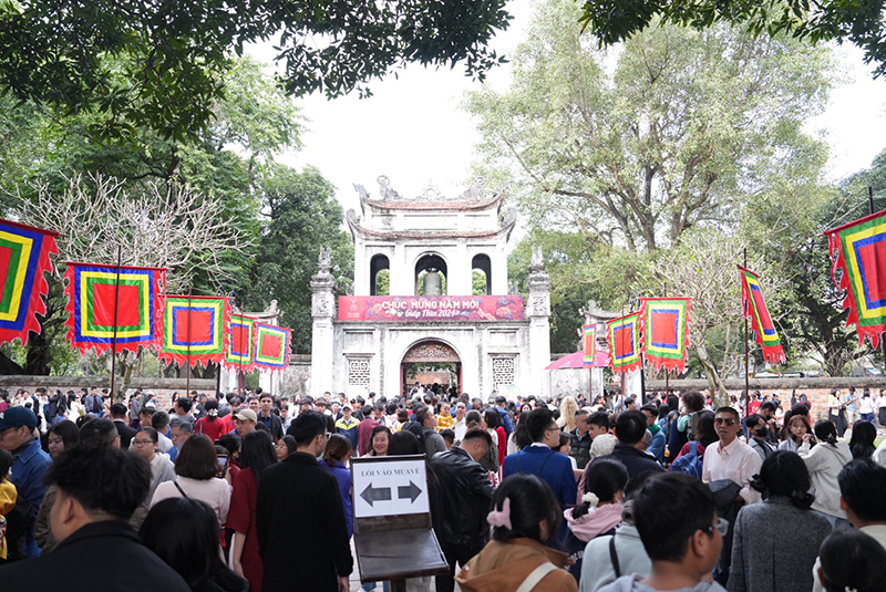 Hà Nội: Ước tính đón khoảng 1 triệu lượt khách du lịch dịp nghỉ Tết Nguyên đán Ất Tỵ