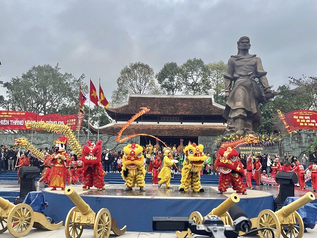 Khu trung tâm Lễ hội Kỷ niệm 236 năm Chiến thắng Ngọc Hồi- Đống Đa. Ảnh: Trung Thành. Khu trung tâm Lễ hội Kỷ niệm 236 năm Chiến thắng Ngọc Hồi- Đống Đa. Ảnh: Trung Thành.