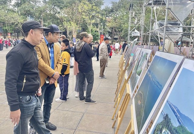 Một góc Triển lãm ảnh du lịch Bình Định. Ảnh: Trung Thành. Một góc Triển lãm ảnh du lịch Bình Định. Ảnh: Trung Thành.