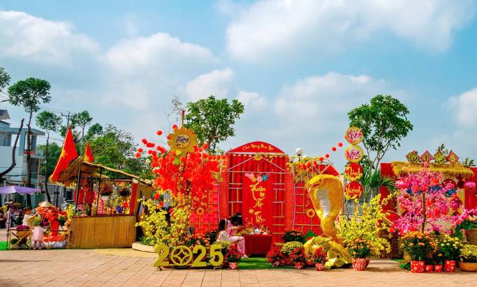 Long An – Tết Nguyên đán Ất Tỵ 2025 diễn ra ‘vui tươi, lành mạnh, an toàn, tiết kiệm’