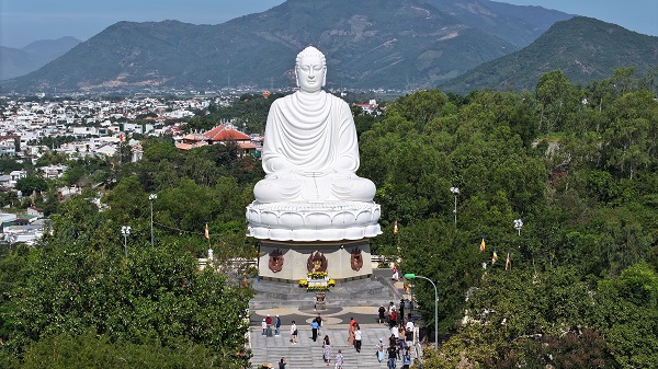 Chùa Long Sơn- Nha Trang