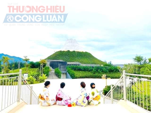 Núi Phú Sỹ tại công viên nước Mikazuki