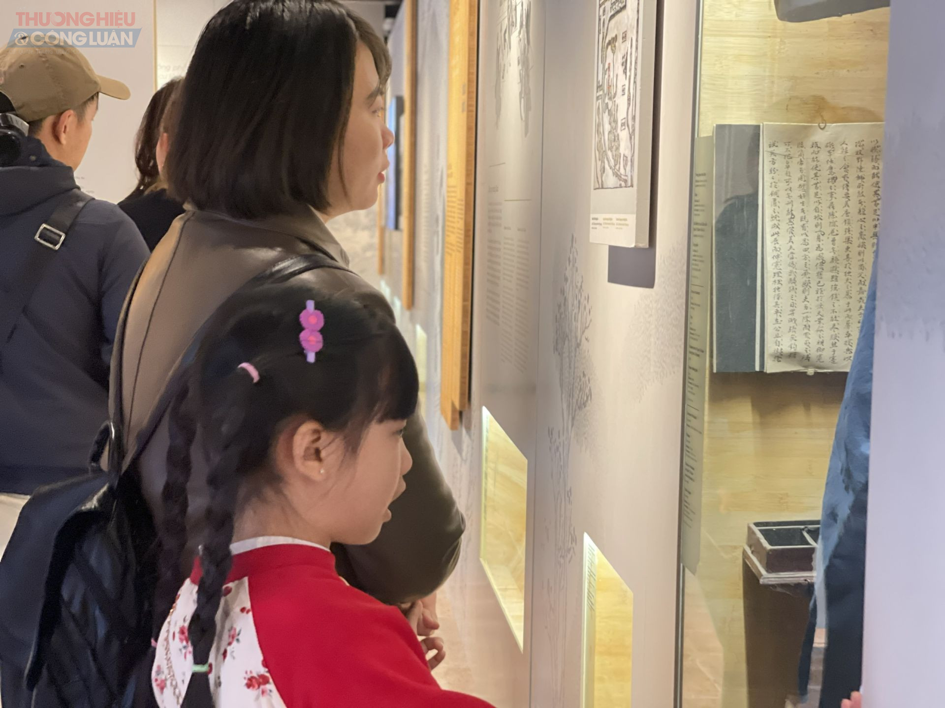 Không chỉ là nơi sản sinh ra nhiều nhân tài tuấn kiệt cho đất Việt bao đời, Văn Miếu Quốc Tử Giám còn là chứng nhân lịch sử của thủ đô Hà Nội.