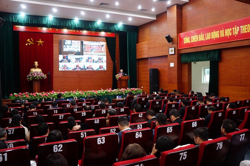 Toàn cảnh buổi họp