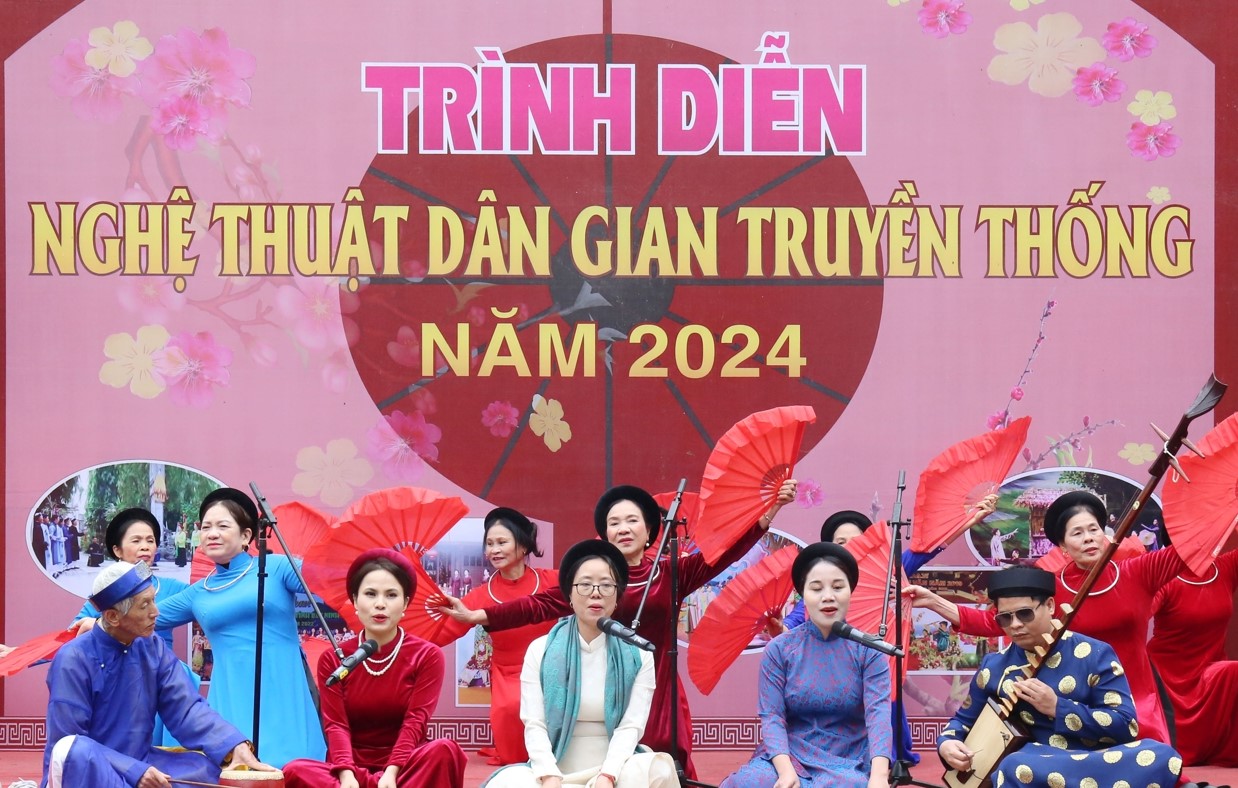 Biểu diễn Ca trù tại Chùa Phật Tích năm 2024.