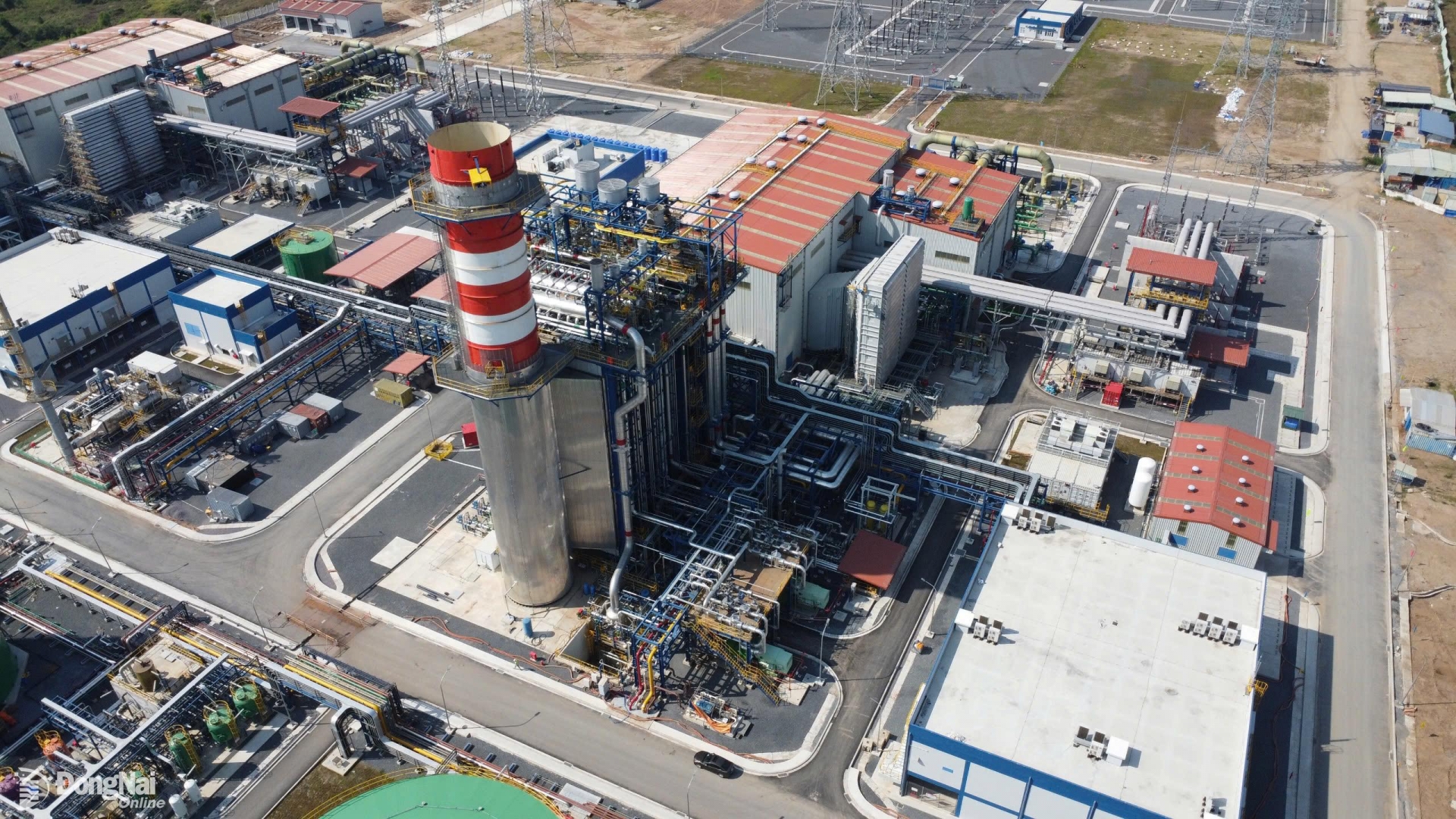 Nhà máy điện Nhơn Trạch 3 và Nhơn Trạch 4 đã thi công đạt gần 96% tiến độ theo kế hoạch, nhiều hạng mục vận hành thử nghiệm thành công và đi vào hoạt động từ ngày 5/2/2025. Ảnh: Hoàng Lộc