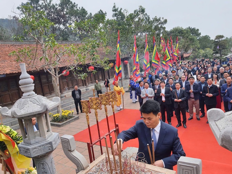 Hải Dương: Khai bút đầu xuân tại đền thờ Chu Văn An