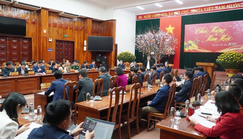 Phiên họp thường kỳ của UBND tỉnh Quảng Bình.