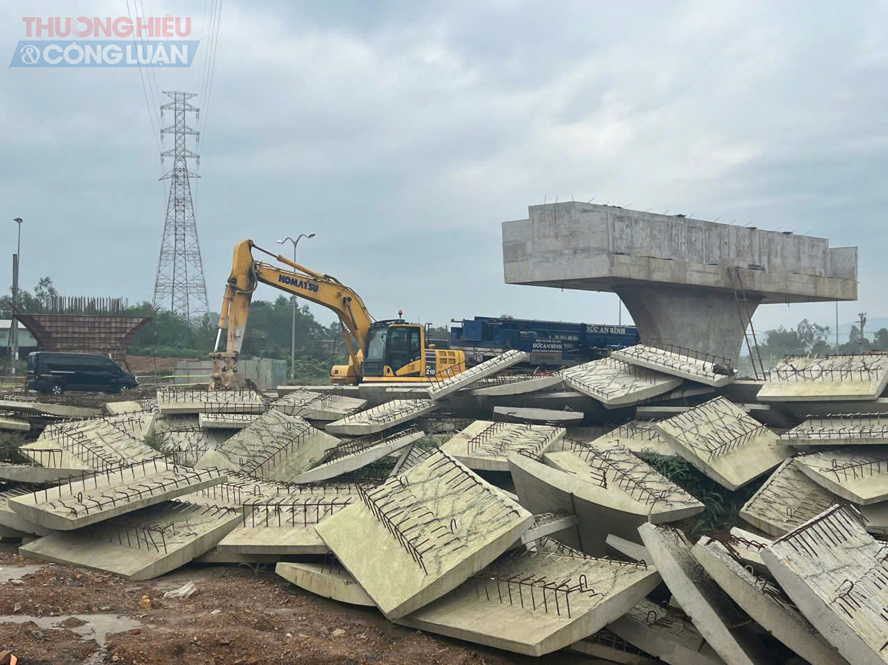 Các nhà thầu đang tăng tốc thi công, bổ sung máy móc, phương tiện, nhân lực… và tổ chức thi công đồng loạt nhiều hạng mục công trình 3 ca/ngày Các nhà thầu đang tăng tốc thi công, bổ sung máy móc, phương tiện, nhân lực… và tổ chức thi công đồng loạt nhiều hạng mục công trình 3 ca/ngày