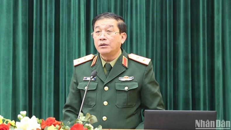 Trung tướng Trương Thiên Tô phát biểu hưởng ứng cuộc thi và chia sẻ kinh nghiệm của Tổng cục Chính trị, Bộ Quốc phòng trong công tác phát động, tổ chức cuộc thi.