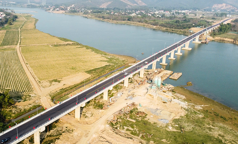 Cầu Xuân Quang thuộc Tiểu dự án 1 - cầu vượt sông Mã