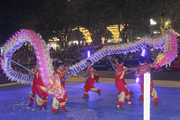 Thi Múa Rồng của đội đến từ tp. Bà Rịa