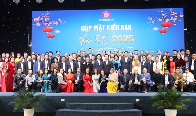 Lãnh đạo tỉnh Nghệ An gặp mặt kiều bào nhân dịp xuân Ất Tỵ 2025