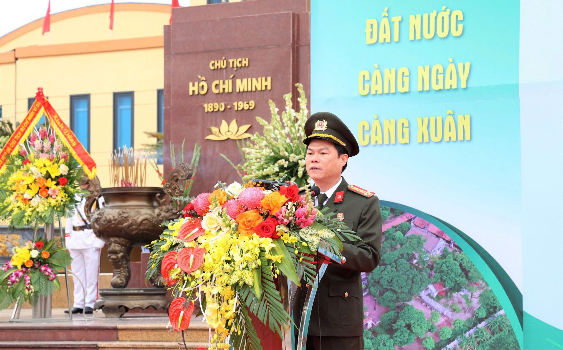 Giám đốc Công an tỉnh Nam Định Nguyễn Hữu Mạnh phát biểu hưởng ứng tại Lễ phát động. Ảnh: Công an tỉnh Nam Định.