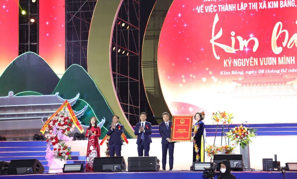 Công bố Nghị quyết của Ủy ban Thường vụ Quốc hội về thành lập thị xã Kim Bảng