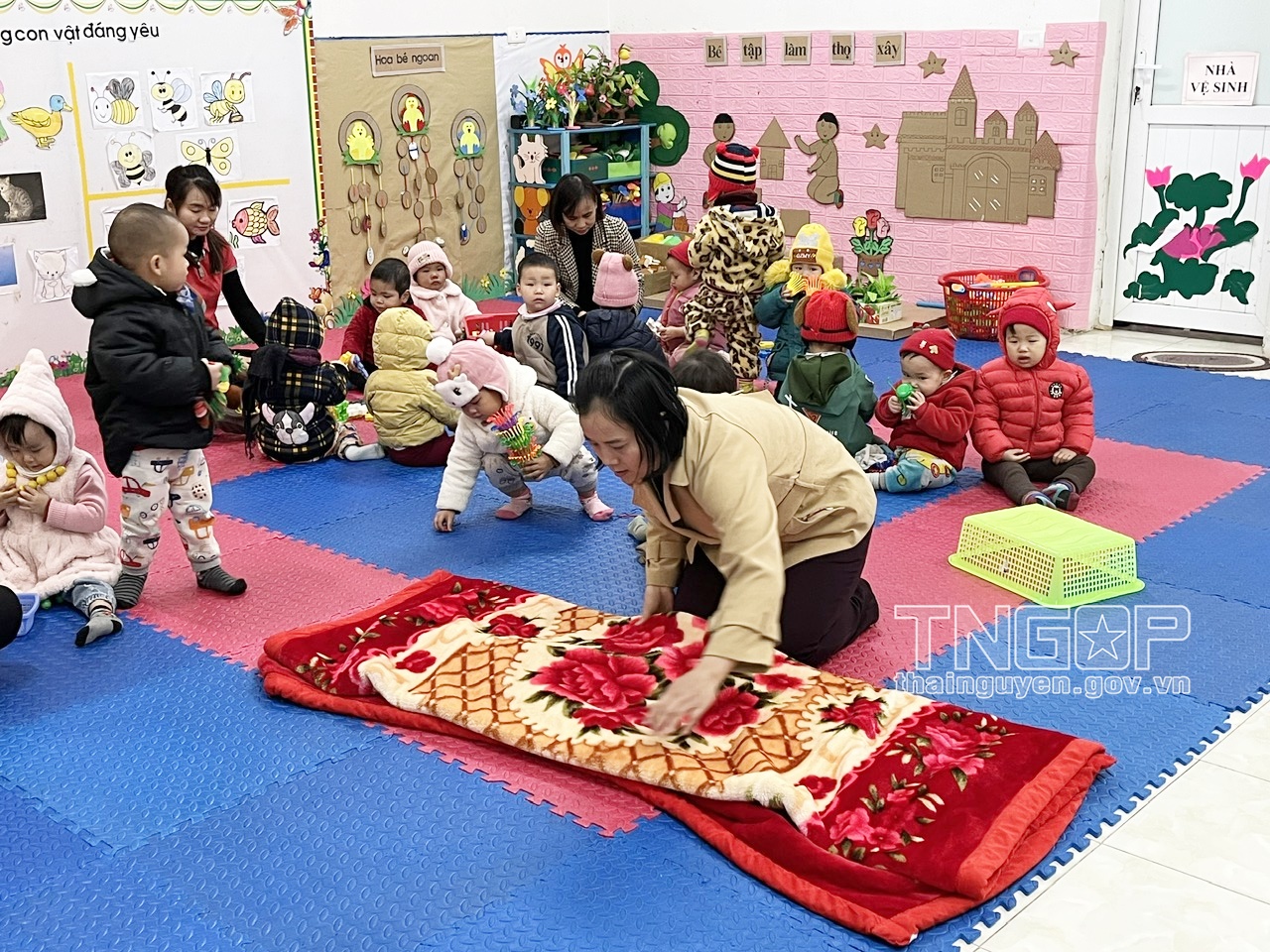 Các cơ sở giáo dục mầm non, cần chuẩn bị tốt các điều kiện, đảm bảo đủ chăn ấm, không tổ chức các hoạt động ngoài trời Các cơ sở giáo dục mầm non, cần chuẩn bị tốt các điều kiện, đảm bảo đủ chăn ấm, không tổ chức các hoạt động ngoài trời