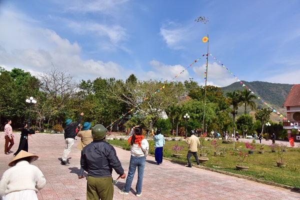17. Trò chơ tung Còn