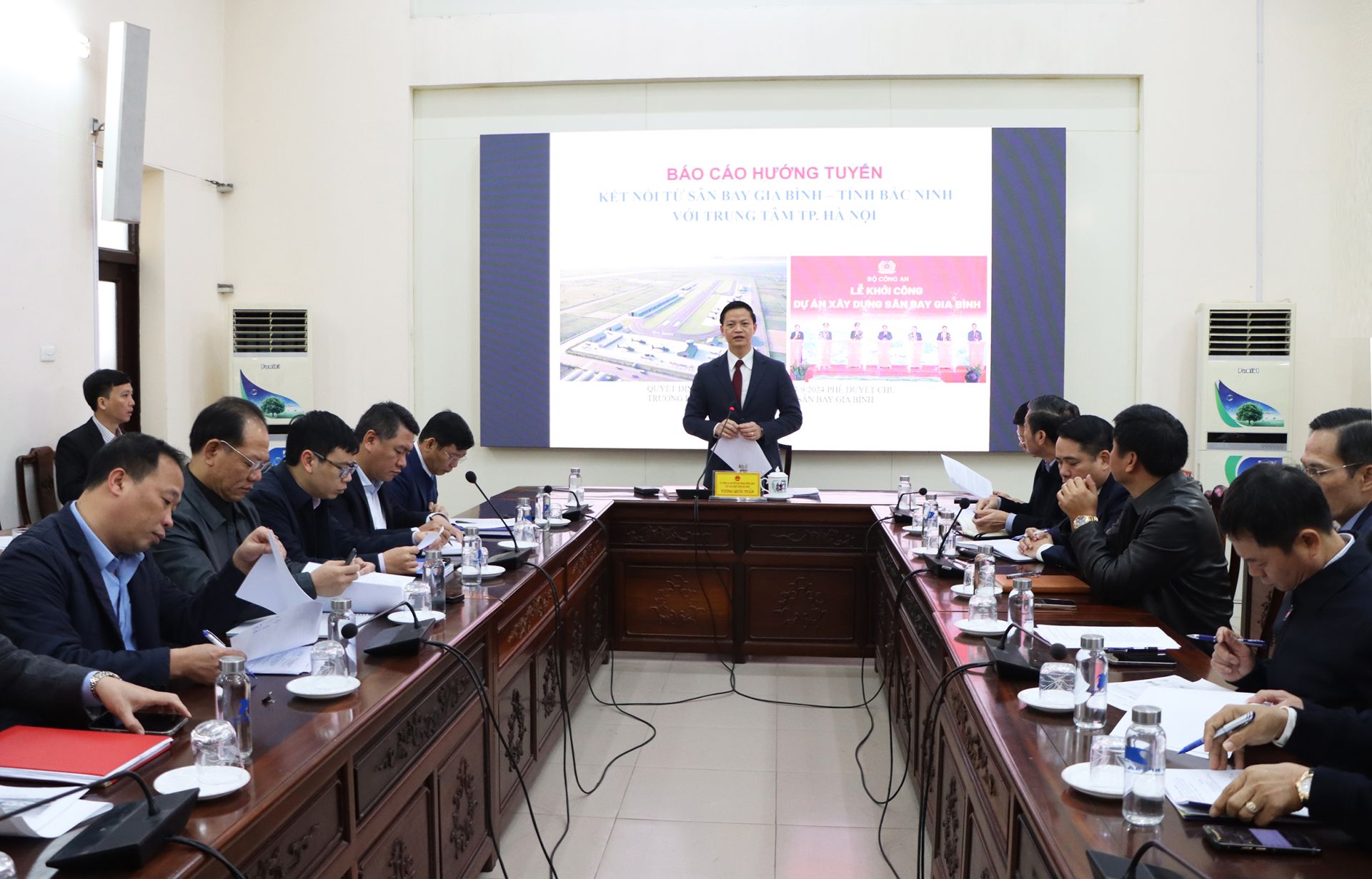 Toàn cảnh hội nghị.