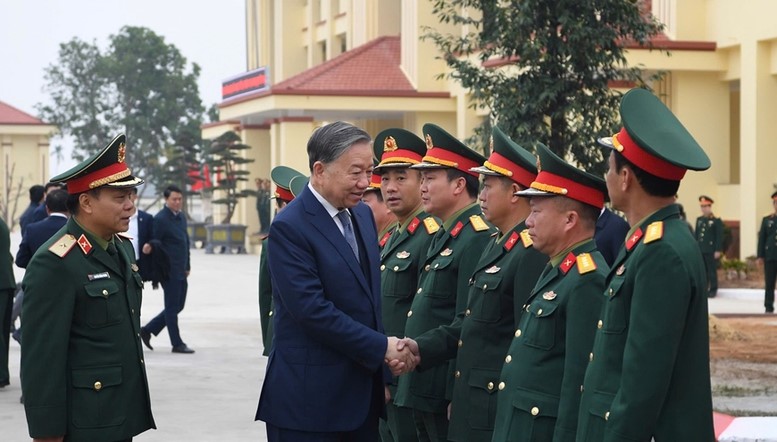 Tổng Bí thư Tô Lâm thăm và làm việc tại Lữ đoàn tên lửa 490