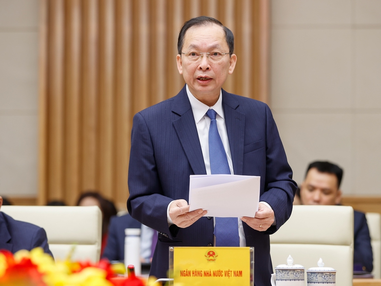Phó Thống đốc Thường trực Ngân hàng Nhà nước Đào Minh Tú báo cáo tại Hội nghị - Ảnh: VGP/Nhật Bắc Phó Thống đốc Thường trực Ngân hàng Nhà nước Đào Minh Tú báo cáo tại Hội nghị - Ảnh: VGP/Nhật Bắc