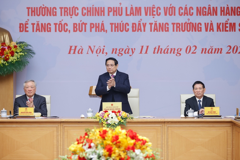 Thủ tướng Phạm Minh Chính chủ trì Hội nghị Thường trực Chính phủ làm việc với các ngân hàng thương mại để tăng tốc, bứt phá, thúc đẩy tăng trưởng và kiểm soát lạm phát - Ảnh: VGP/Nhật Bắc Thủ tướng Phạm Minh Chính chủ trì Hội nghị Thường trực Chính phủ làm việc với các ngân hàng thương mại để tăng tốc, bứt phá, thúc đẩy tăng trưởng và kiểm soát lạm phát - Ảnh: VGP/Nhật Bắc