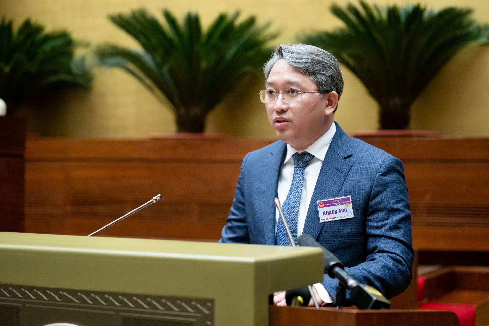 Bộ trưởng Bộ Tư pháp Nguyễn Hải Ninh trình bày Tờ trình về dự án Luật Ban hành văn bản quy phạm pháp luật (sửa đổi)