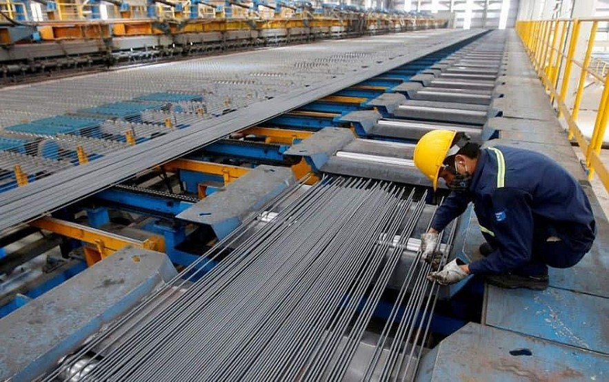 Giá thép hôm nay 12/2: Tiếp đà giảm trên sàn giao dịch