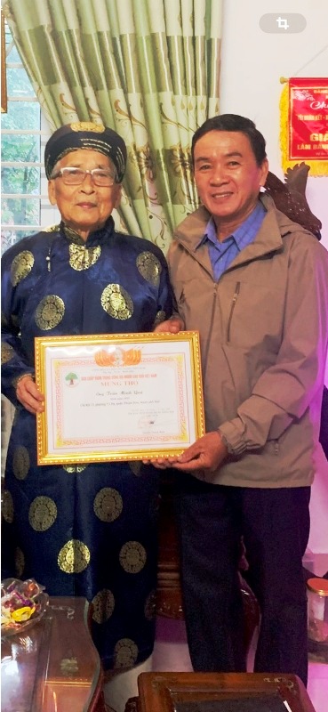 Thăm người cao tuổi Thăm người cao tuổi