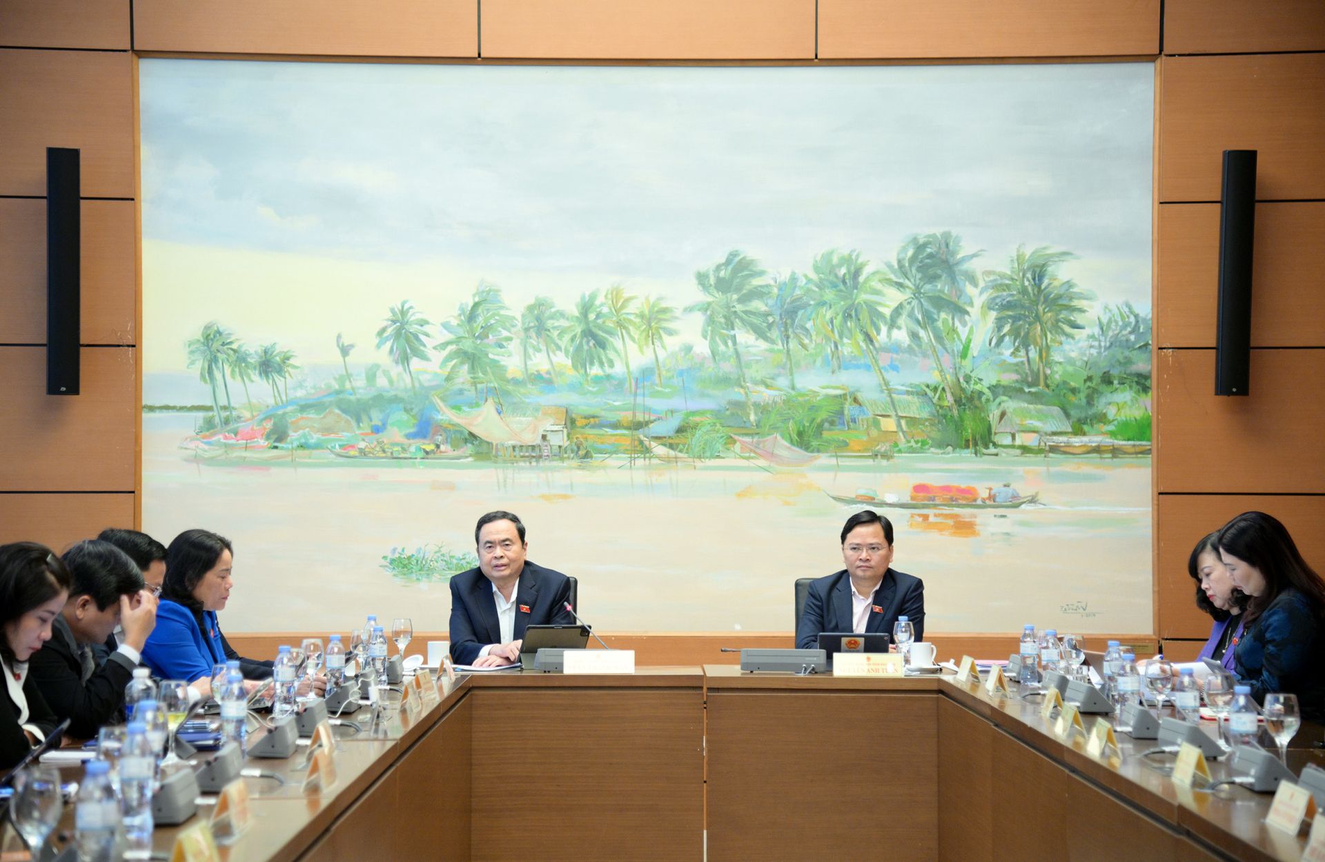 Chủ tịch Quốc hội Trần Thanh Mẫn tham dự phiên họp Tổ chiều 14/2.