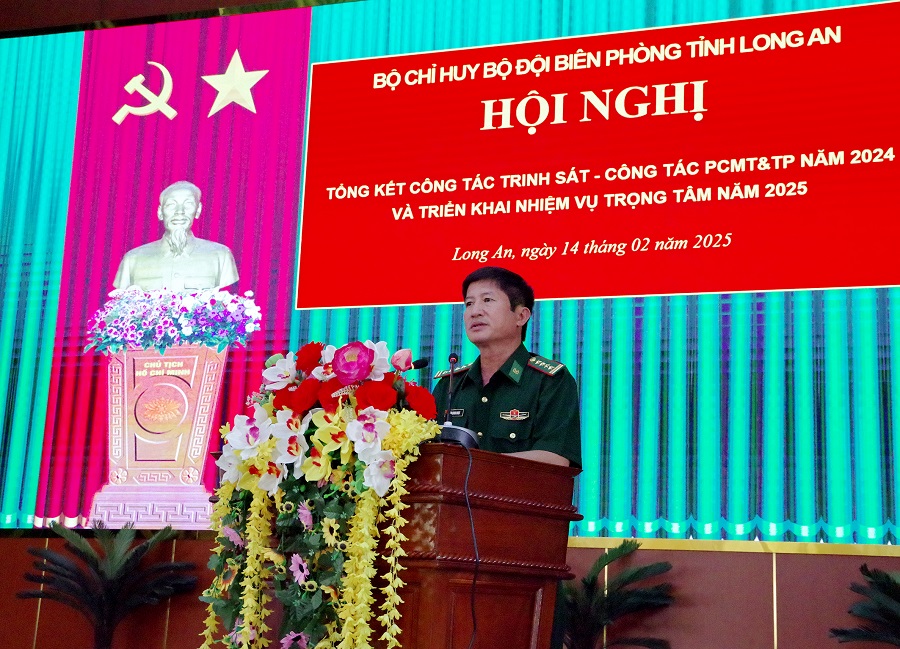 Đại tá Đàm Quang Ngoạt – Chỉ huy trưởng BĐBP tỉnh phát biểu chỉ đạo tại Hội nghị.