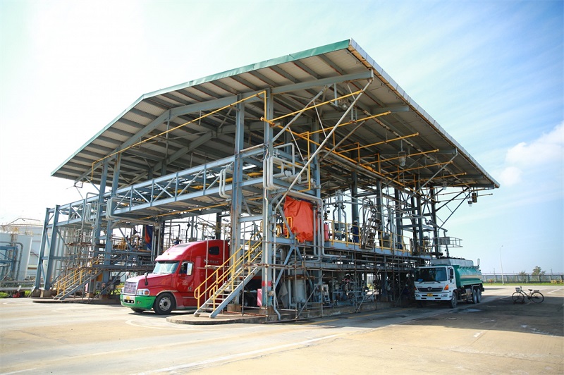 Trạm xuất sản phẩm đường bộ của NMLD Dung Quất sẽ được mở rộng từ 4 trạm lên 6 trạm để xuất bán các sản phẩm dầu DO và Jet-A1.