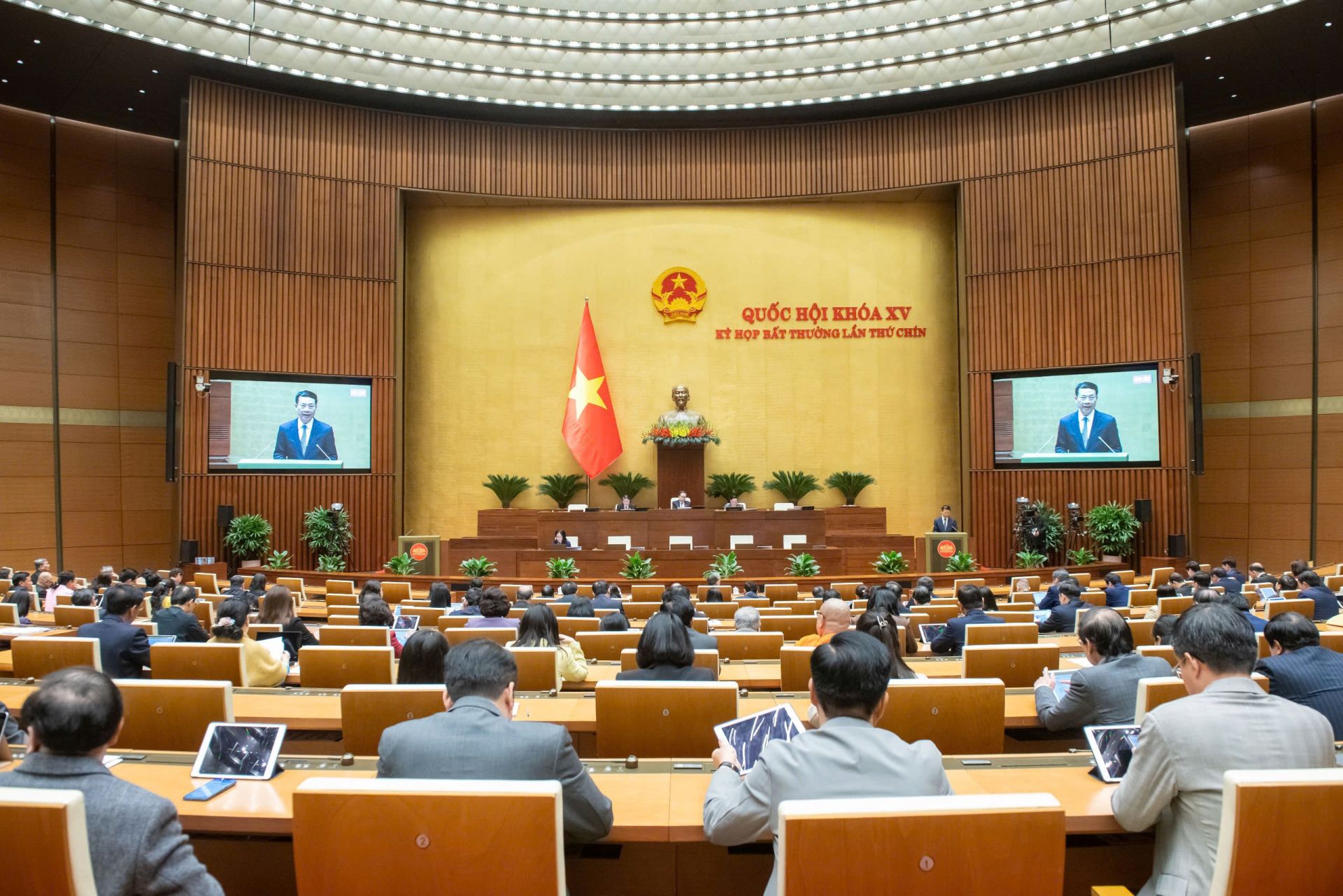 Toàn cảnh Phiên họp. Ảnh quochoi.vn. Toàn cảnh Phiên họp. Ảnh quochoi.vn.