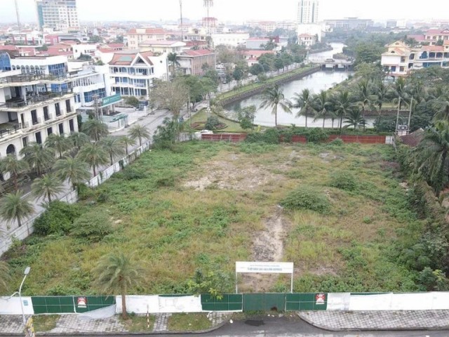 Quảng Bình thu hồi gần 3.000 m² đất ven sông Nhật Lệ do doanh nghiệp chậm nghĩa vụ tài chính