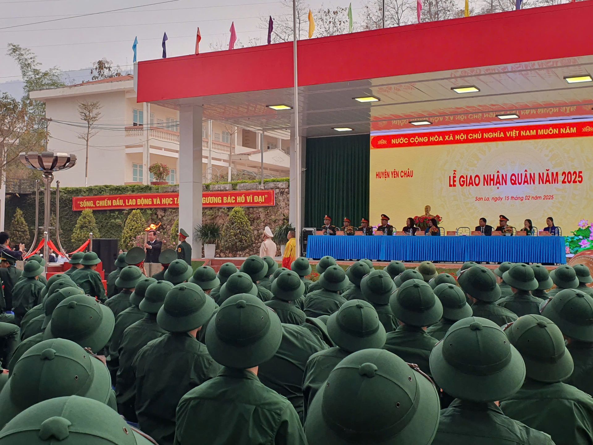 Lễ giao, nhận quân năm 2025 tại huyện Yên Châu Lễ giao, nhận quân năm 2025 tại huyện Yên Châu