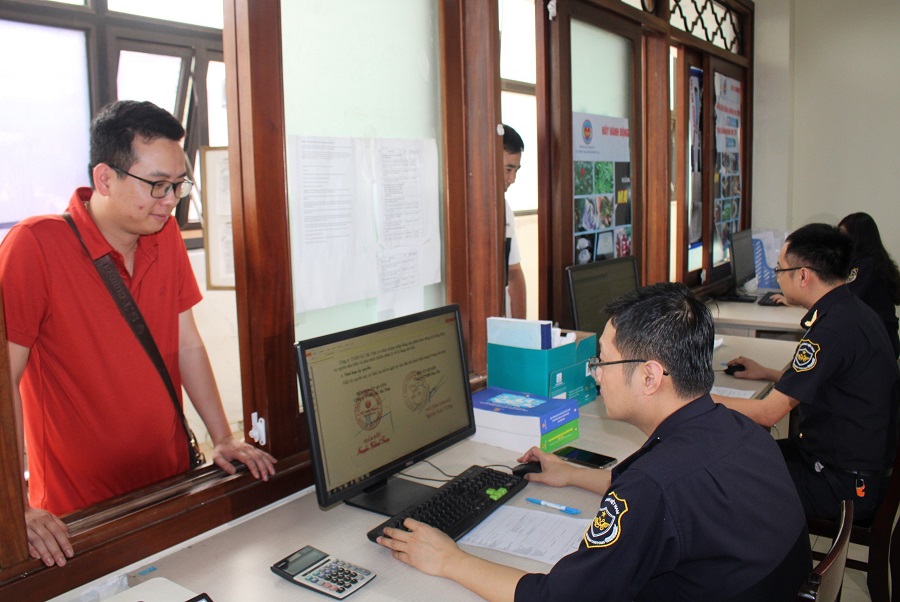 Hỗ trợ người dân thực hiện triển khai thu thuế giá trị gia tăng theo quyết định mới