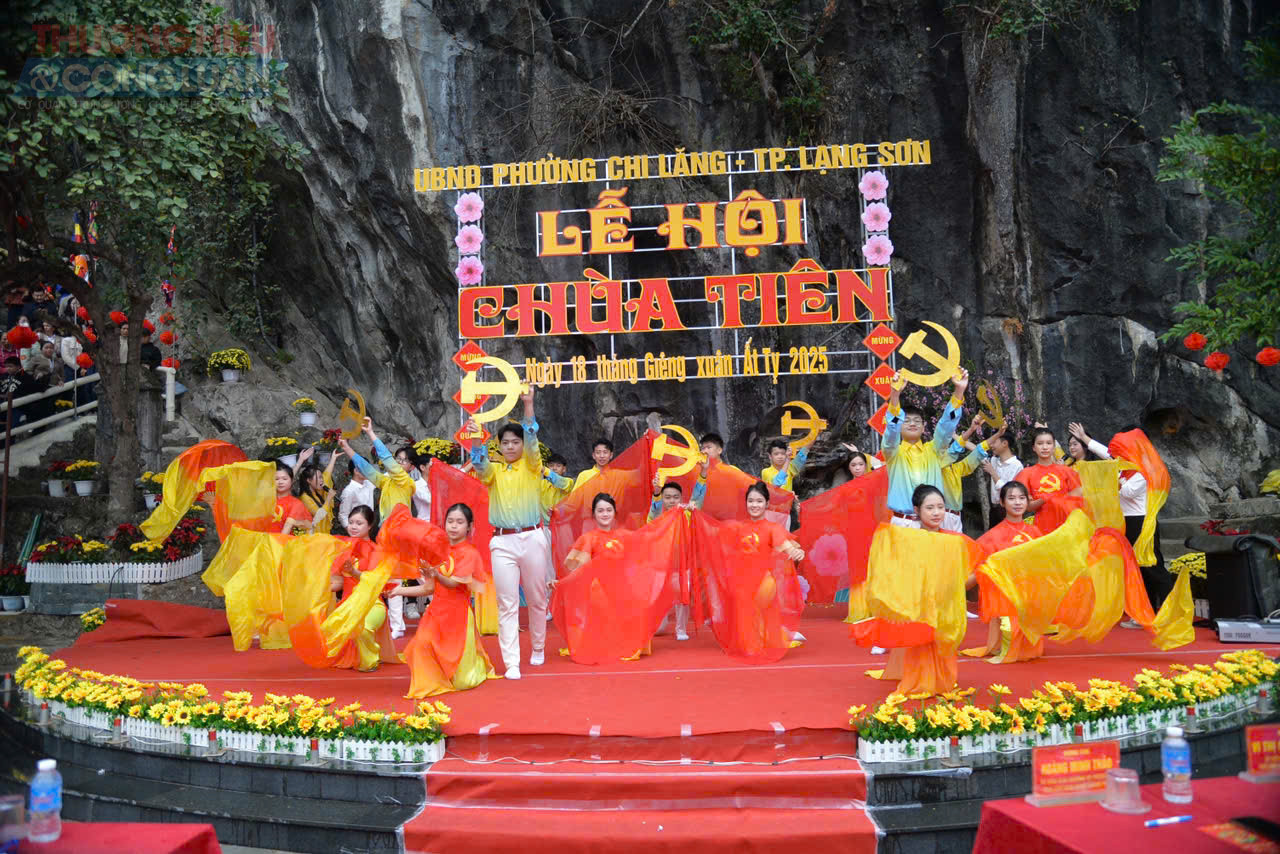 Tiết mục văn nghệ đặc sắc tại Lễ hội