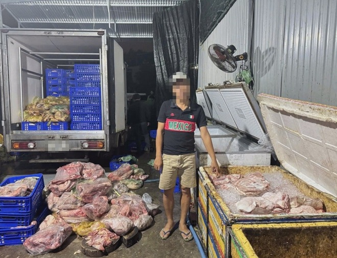 Chủ cơ sở cùng tang vật vi phạm bị phát hiện Chủ cơ sở cùng tang vật vi phạm bị phát hiện