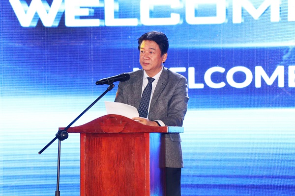 Ông Nguyễn Long Biên- Ủy viên Ban Thường vụ tỉnh ủy, Phó Chủ tịch UBND tỉnh Ninh Thuận phát biểu chào mừng các thí sinh vòng chung kết cuộc thi Nam Vương Du Lịch Thế Giớ 2025 đến với Ninh Thuận
