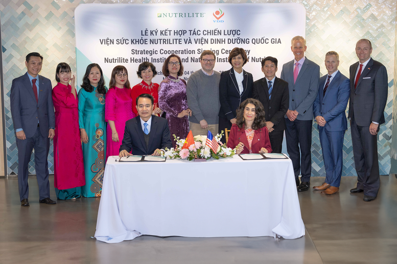 Lễ ký kết hợp tác quốc tế giữa Viện Dinh dưỡng Quốc gia (NIN) và Viện Sức khỏe Nutrilite (NHI)
