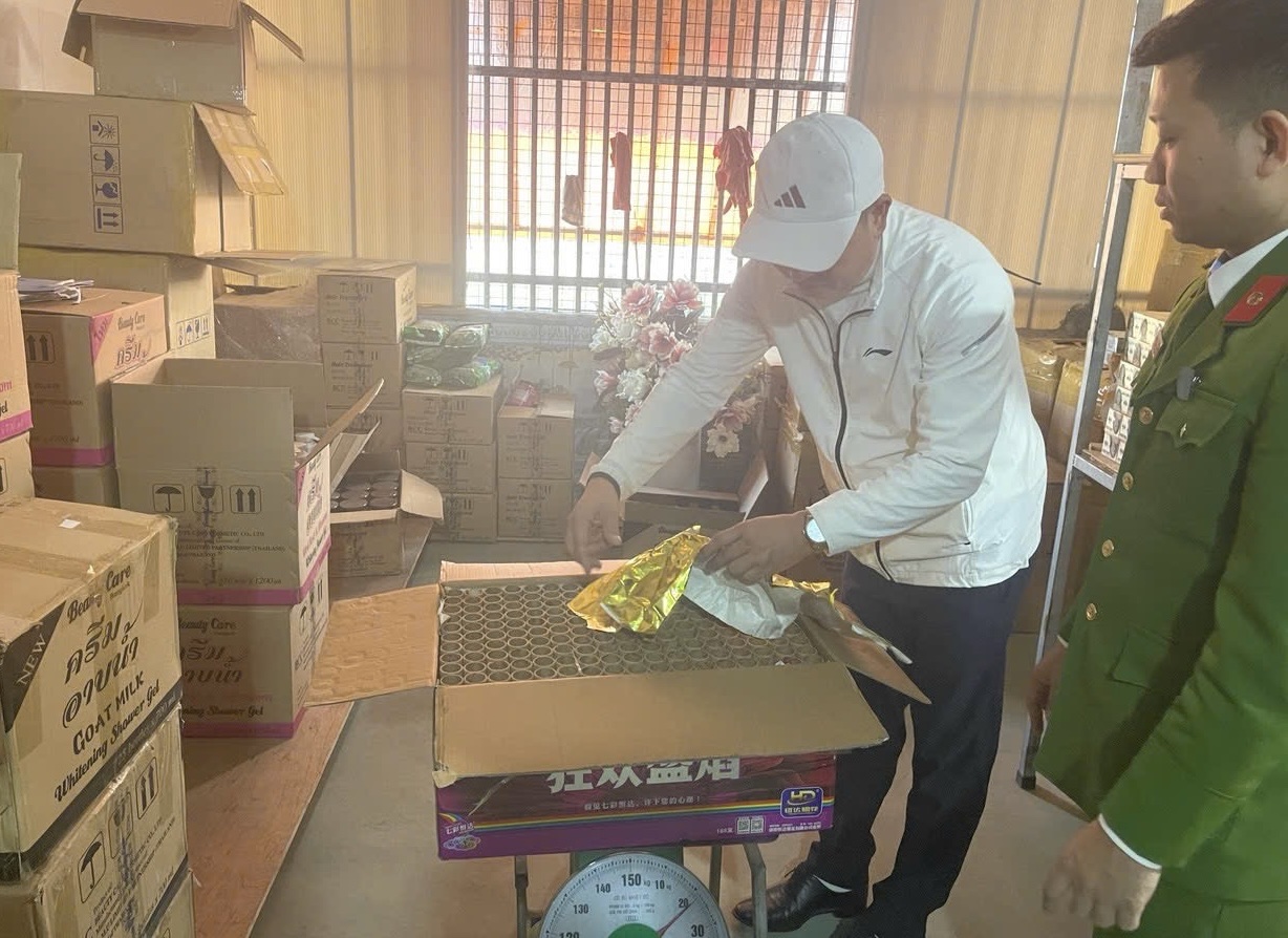 Khởi tố vụ án hình sự về hành vi tàng trữ hàng cấm do Cục QLTT tỉnh Vĩnh Phúc chuyển giao