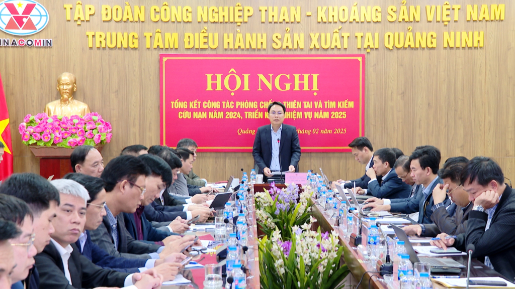 Lãnh đạo Tập đoàn TKV phát biểu chỉ đạo tại hội nghị. Lãnh đạo Tập đoàn TKV phát biểu chỉ đạo tại hội nghị.