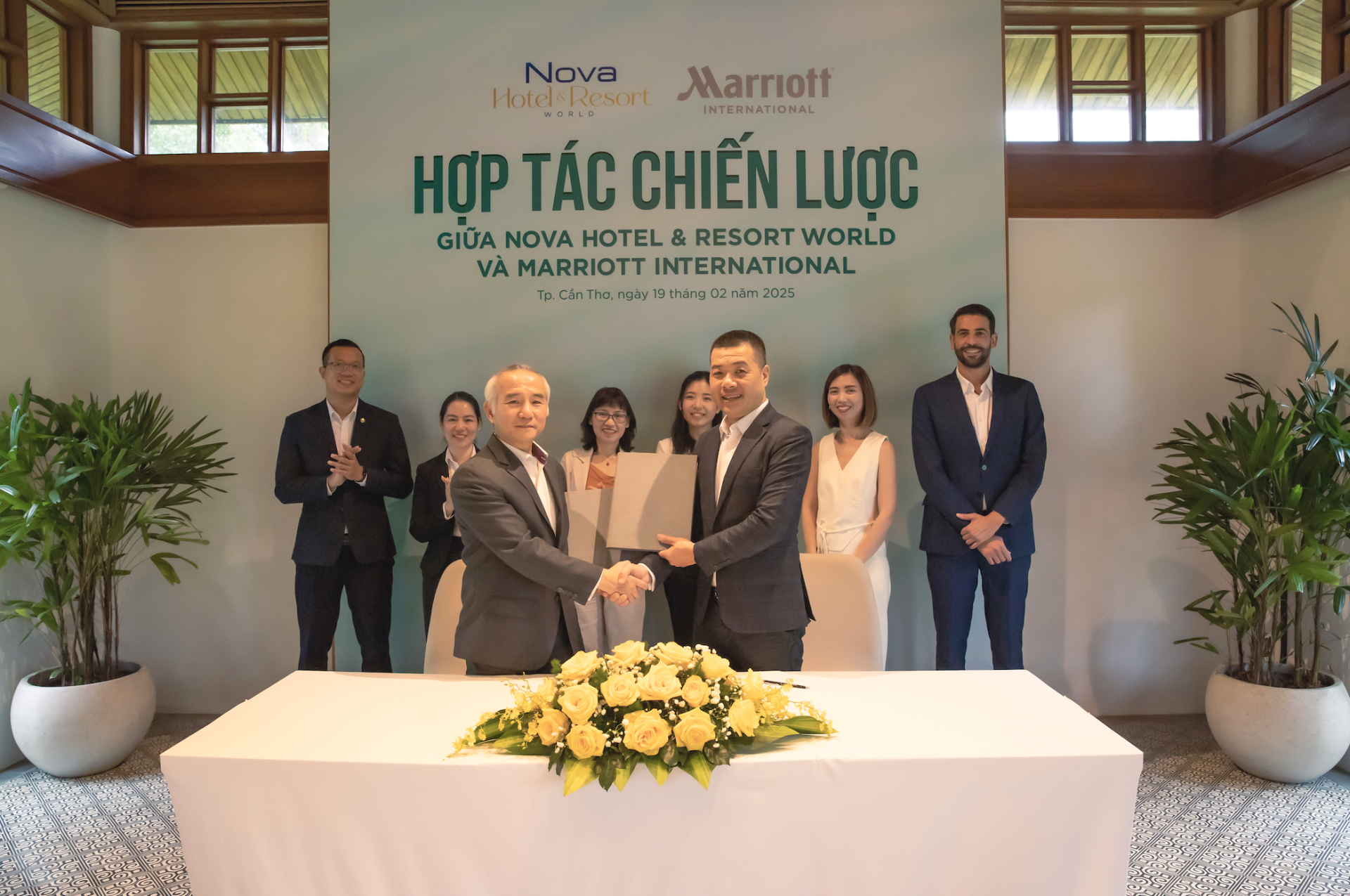 Đại diện Nova Hotel & Resort World và Marriott International tại buổi Lễ Ký Kết Đại diện Nova Hotel & Resort World và Marriott International tại buổi Lễ Ký Kết
