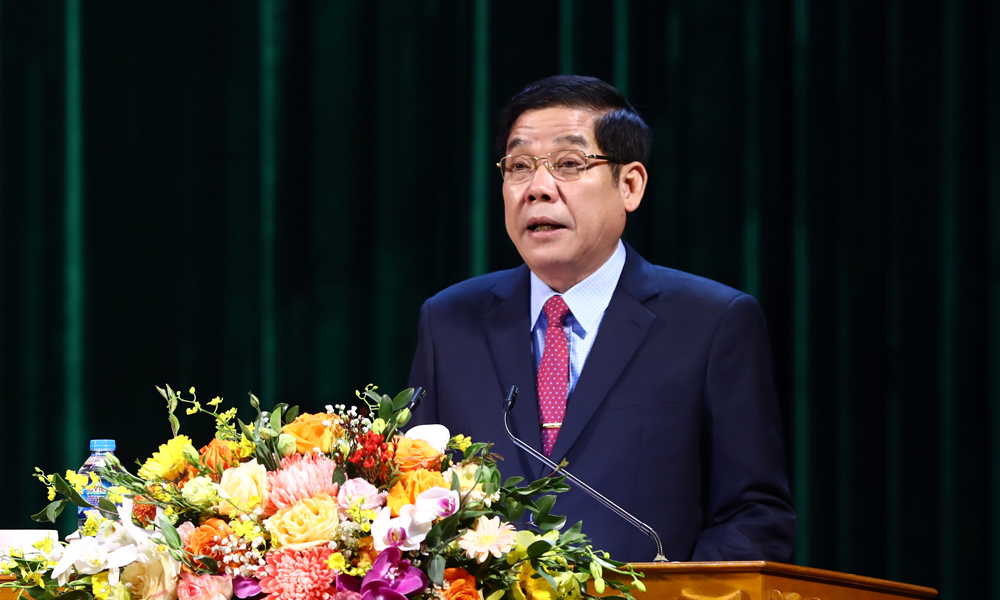 Đồng chí Nguyễn Văn Gấu Bí thư Tỉnh ủy phát biểu chỉ đạo tại hội nghị.