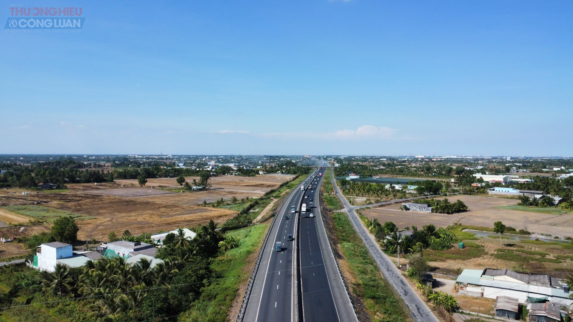 Phát triển hạ tầng giao thông không chỉ thúc đẩy phát triển kinh tế, du lịch và xã hội, mà còn tác động đến bức tranh bất động sản của khu vực Long An. Phát triển hạ tầng giao thông không chỉ thúc đẩy phát triển kinh tế, du lịch và xã hội, mà còn tác động đến bức tranh bất động sản của khu vực Long An.