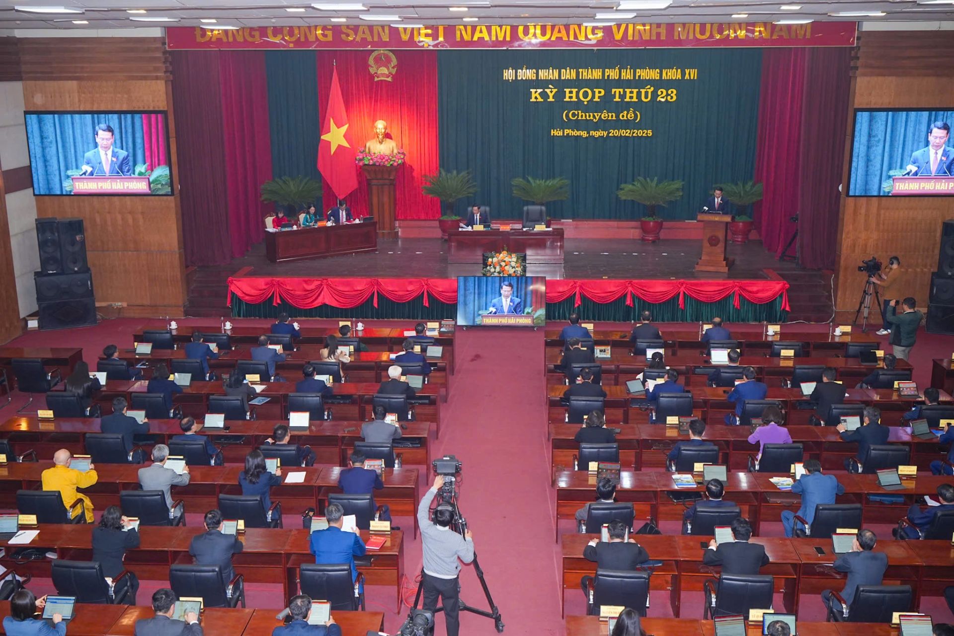 Quang cảnh Kỳ họp. Quang cảnh Kỳ họp.