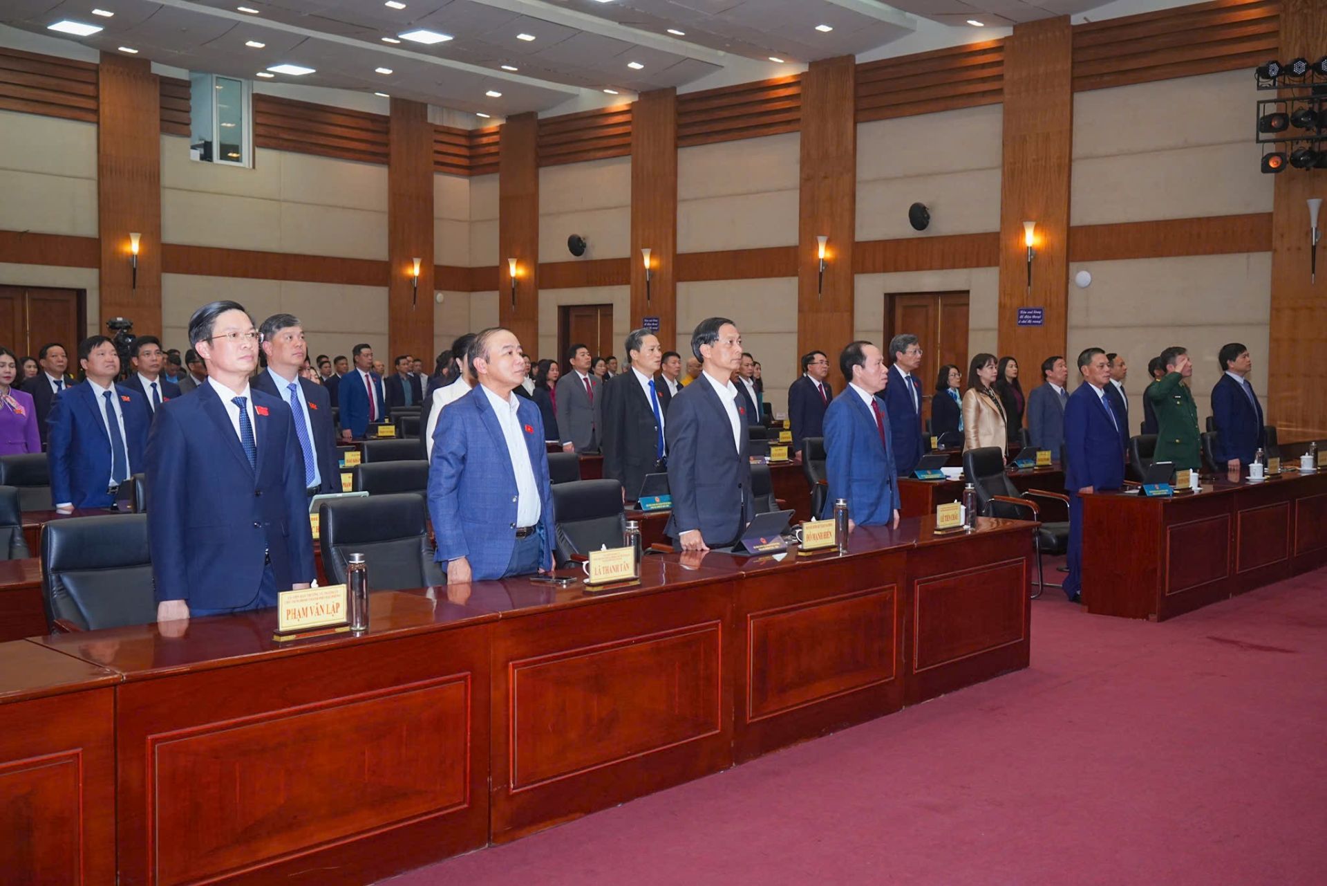 Chủ tịch HĐND TP. Hải Phòng Phạm Văn Lập phát biểu khai mạc Kỳ họp. Chủ tịch HĐND TP. Hải Phòng Phạm Văn Lập phát biểu khai mạc Kỳ họp.